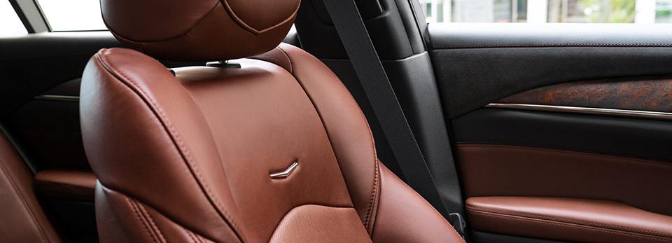 2015-cts-sedan-photos-interior-02-960x400-de08231f8bc881758e696943bbb69f01.jpg