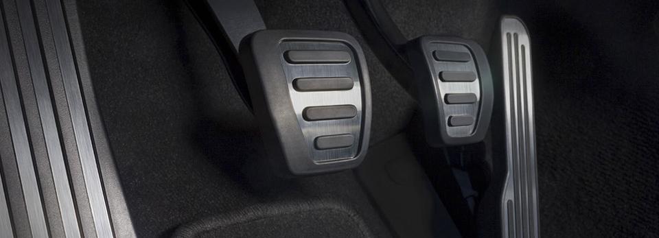 Cadillac_ats-v_gallery_960X480_2-2e75972e50c19a9bd9178458947989e8.jpg